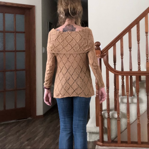 IB Diffusion tan sweater - Picture 9 of 11